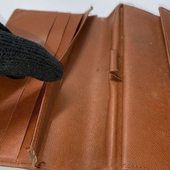 Authentic Louis Vuitton Monogram Sarah Wallet - Picture 12 of 14